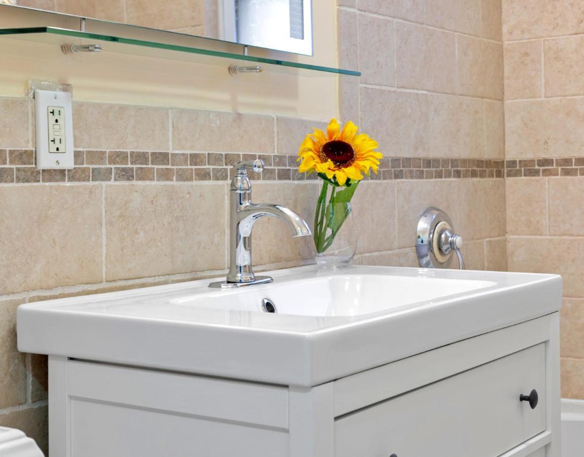 Bright & Spacious 2Br Apartment, Mins From Downtown Boston, Parking Exteriör bild