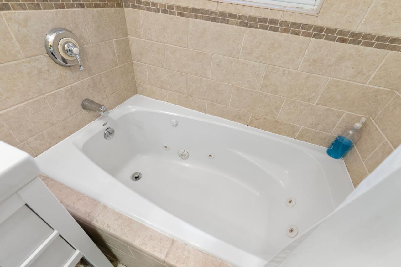 Bright & Spacious 2Br Apartment, Mins From Downtown Boston, Parking Exteriör bild